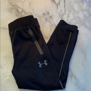 Under Armour 4T pants.